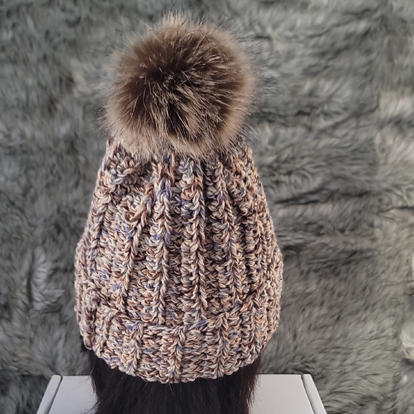 Cozy Multicolor Knit Beanie with Pom-Pom - Picture 3 of 8
